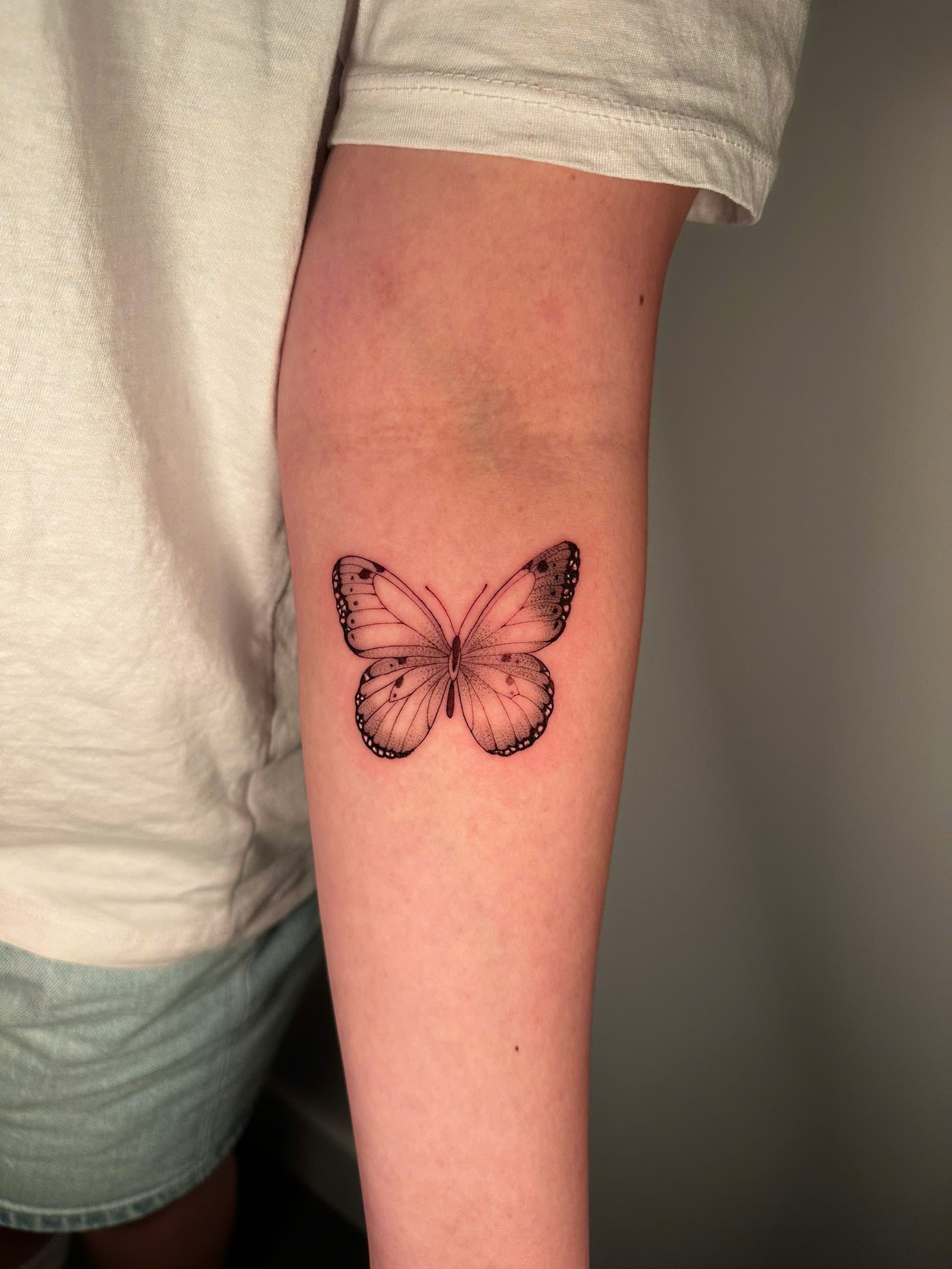 Fine Line Tattoo